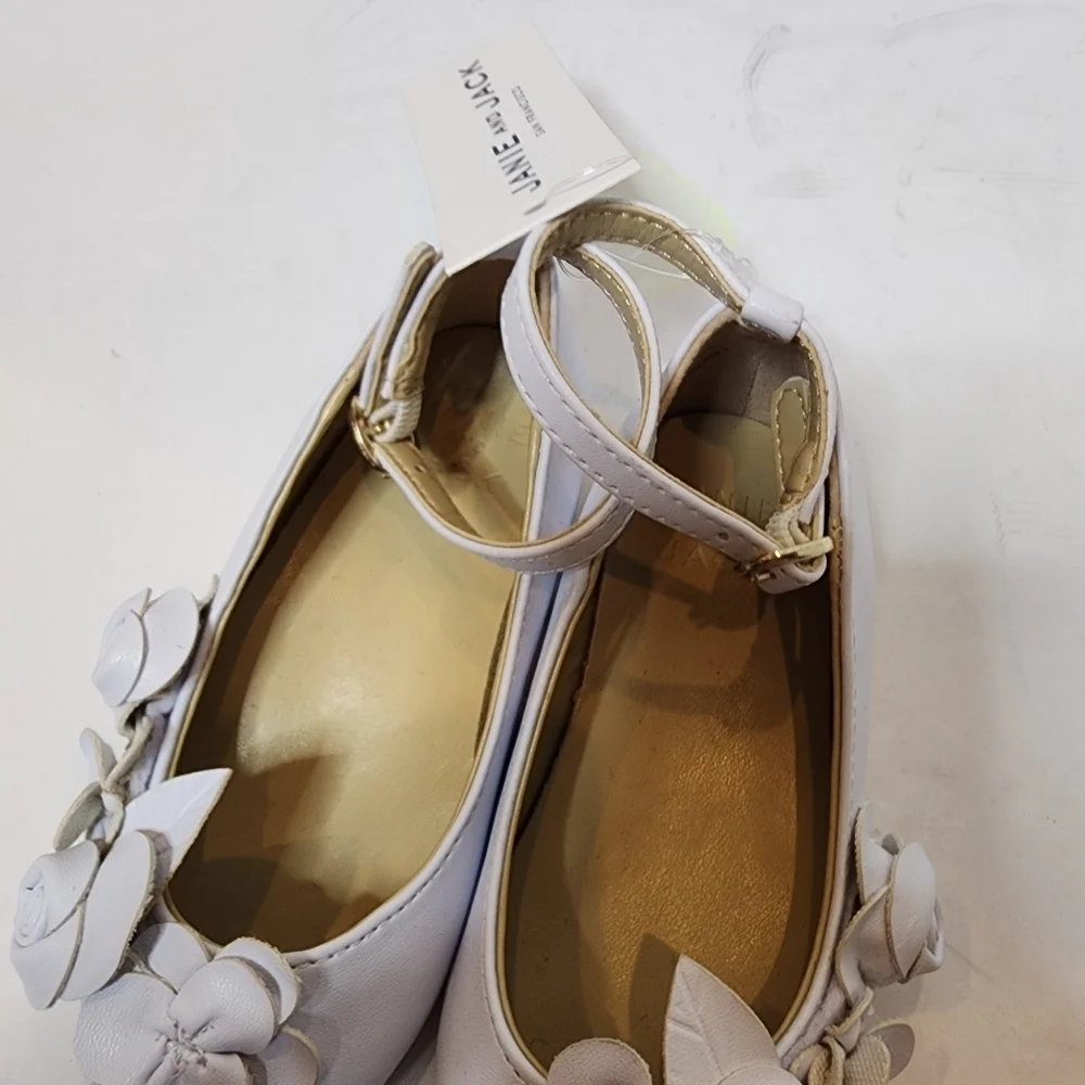 NWT Janie and Jack White 3D Flower Almond Toe Ballet Flats‎ Shoes Kids Size 7